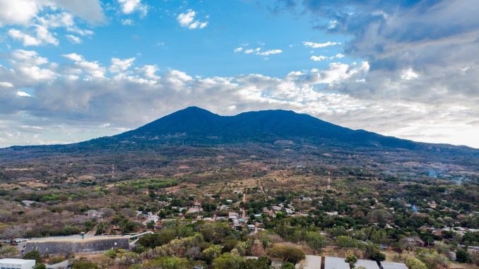 US Bitcoiner Moves to El Salvador in Anticipation of ‘Bitcoin City’