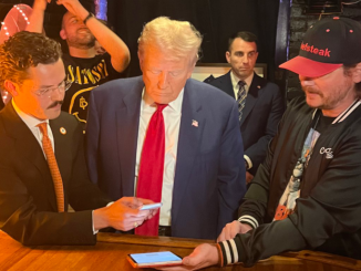 'Oh It Did Go Through!': Bitcoin Boosters Get Trump to Buy Burgers With BTC