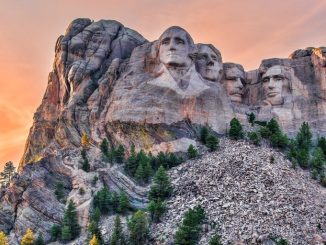 South Dakota Follows Montana's Lead, Throws Water on Bitcoin Reserve Plans